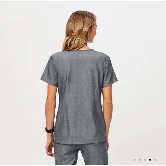Figs Women’s Casma Three Pocket Scrub Top Size Xsmall Graphite Gray Medical - Picture 3 of 9